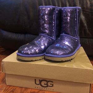 UGG Classic Short Sparkles Size 7